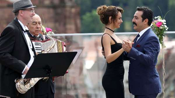 “Đôi cánh tình yêu”: Chuyện cô dâu bỏ trốn trong ngày cưới ảnh 1