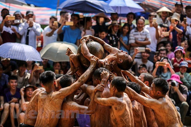 Lấp ‘lỗ hổng’ nhận thức để hạn chế tiêu cực trong mùa lễ hội ảnh 3