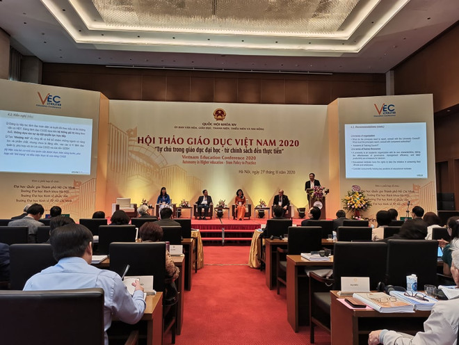 Hội thảo đã thu hút sự tham gia của đông đảo đại diện các cơ quan quản lý và các trường đại học. (Ảnh: PM/Vietnam+) 250 đại biểu cùng thảo luận, tháo gỡ nút thắt cho tự chủ đại học ảnh 1