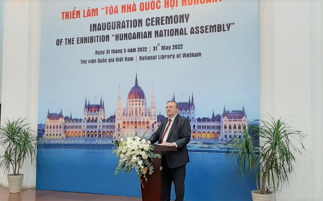 Khám phá kiến trúc Tòa nhà Quốc hội Hungary qua triển lãm tại Hà Nội ảnh 2