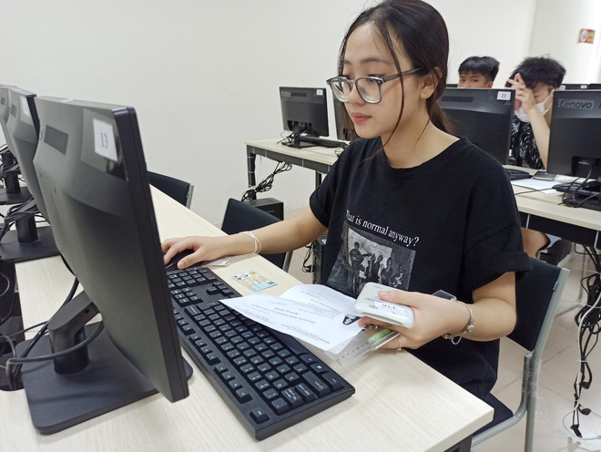 Bộ GD-ĐT đề xuất chính sách thu hút sinh viên giỏi cho ngành bán dẫn ảnh 2