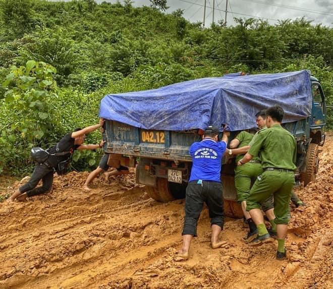 Phó Bí thư Đoàn Lò Văn Long: Hạnh phúc của tuổi trẻ là được cống hiến ảnh 4