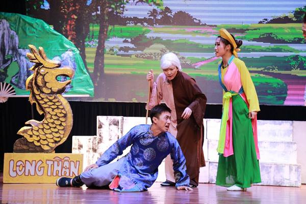 “Bà cố vấn” Minh Hòa cùng “Vua Lợn” dự Liên hoan Nghệ thuật Quốc tế ảnh 5