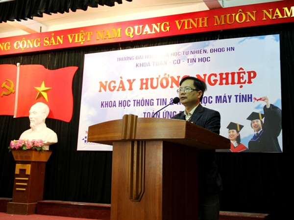 Ngày hội hướng nghiệp cho sinh viên ngành Toán-Cơ-Tin ảnh 1
