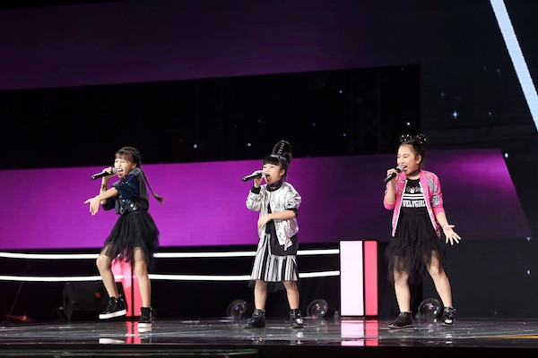 ‘Ba Con Quạ’ của Hương Tràm và Tiên Cookie gây ‘bão' ảnh 1