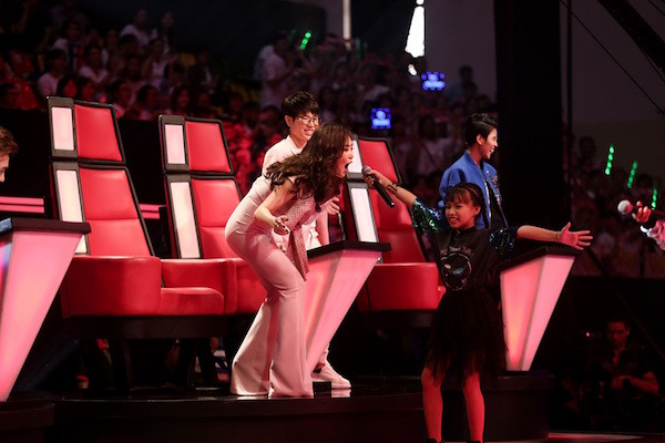 ‘Ba Con Quạ’ của Hương Tràm và Tiên Cookie gây ‘bão' ảnh 4