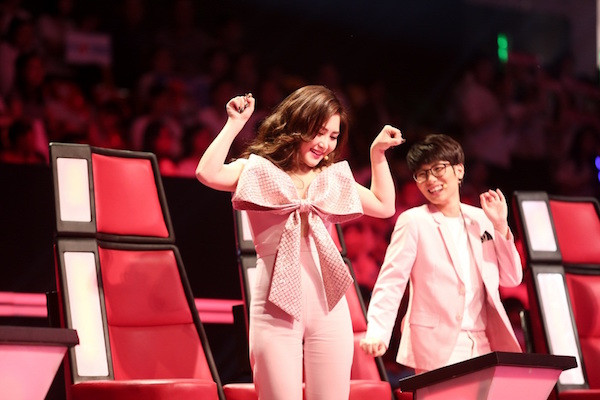 ‘Ba Con Quạ’ của Hương Tràm và Tiên Cookie gây ‘bão' ảnh 2