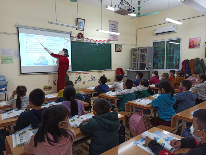 Bãi bỏ hàng loạt quy định về chức danh nghề nghiệp với giáo viên ảnh 1