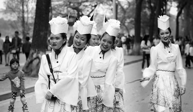 Nghệ sỹ Salvador: Phụ nữ Việt hài hòa giữa truyền thống và hiện đại ảnh 6