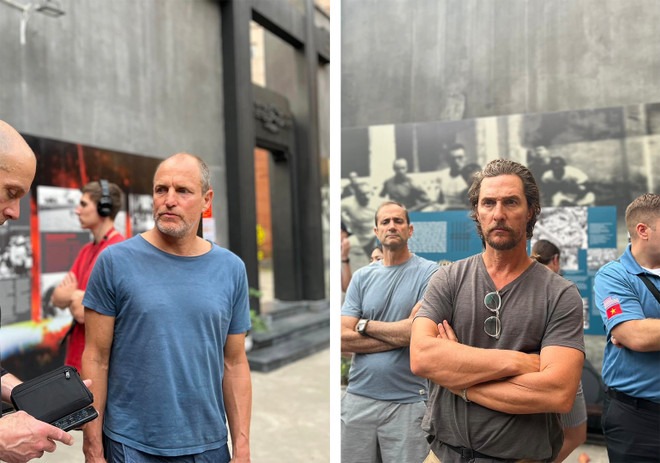 Matthew McConaughey và Woody Harrelson tham quan Nhà tù Hỏa Lò ảnh 1