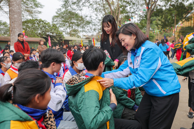 Khởi công 32 nhà vệ sinh: Mang “điều ước” đến cho học sinh miền núi ảnh 6