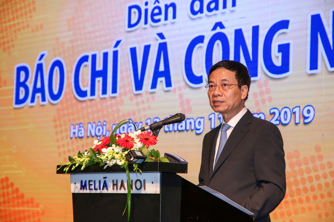 Bộ trưởng Bộ Thông tin và Truyền thông kêu gọi cộng đồng chung tay vì sự phát triển của báo chí. (Ảnh: Minh Sơn/Vietnam+) Công nghệ số sẽ tạo ra cuộc chơi mới, thay đổi báo chí Việt Nam ảnh 3