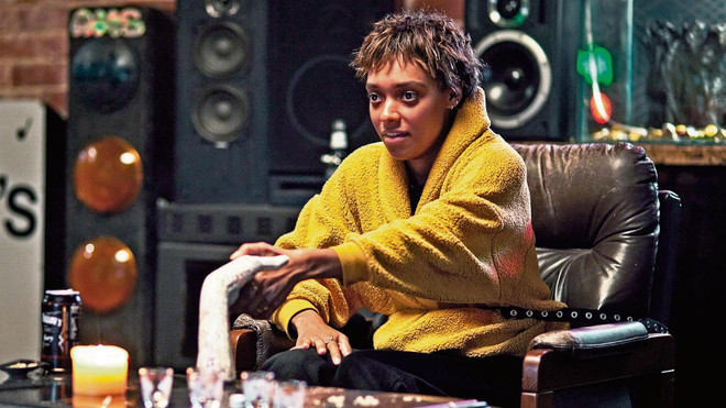 Talk to me: Phim kinh dị của cặp YouTuber được khen ngợi tại rạp ảnh 2