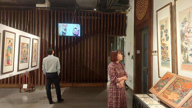 Phát huy giá trị tranh Hàng Trống bằng thử nghiệm trên sơn mài và lụa ảnh 2