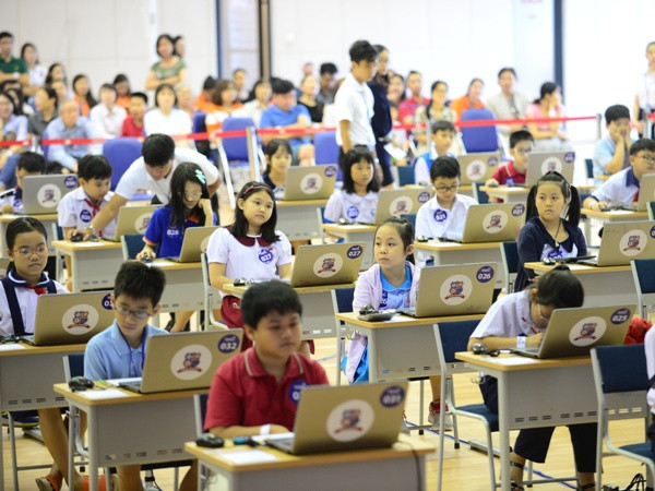 Vòng 3 English Champion: Thí sinh hào hứng với phần thi hùng biện ảnh 1