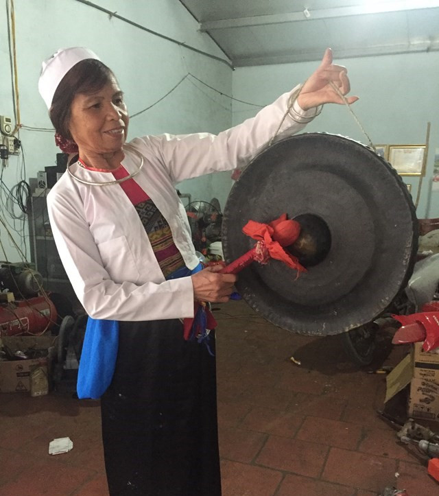 Nghệ nhân dân tộc thiểu số: Chắt chiu, gìn giữ bản sắc văn hóa ảnh 1