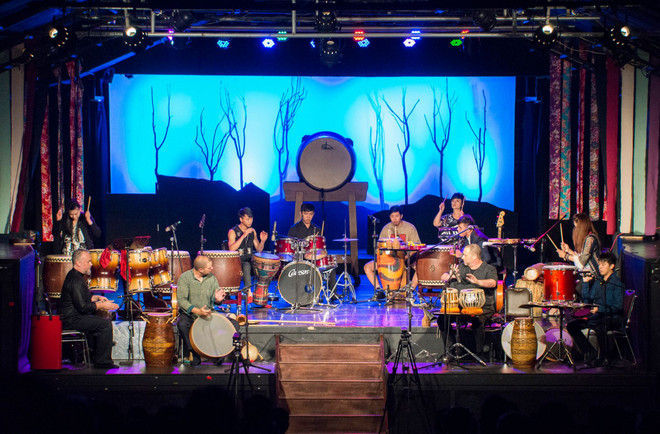 Đoàn nghệ thuật trống Đài Loan biểu diễn tại phố đi bộ Hồ Hoàn Kiếm ảnh 1