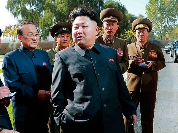 Nhà lãnh đạo Triều Tiên Kim Jong Un liên tục xuất hiện thời gian gần đây. (Nguồn: AFP) Lãnh đạo Triều Tiên kiểm tra chỉ đạo huấn luyện phi công chiến đấu ảnh 1