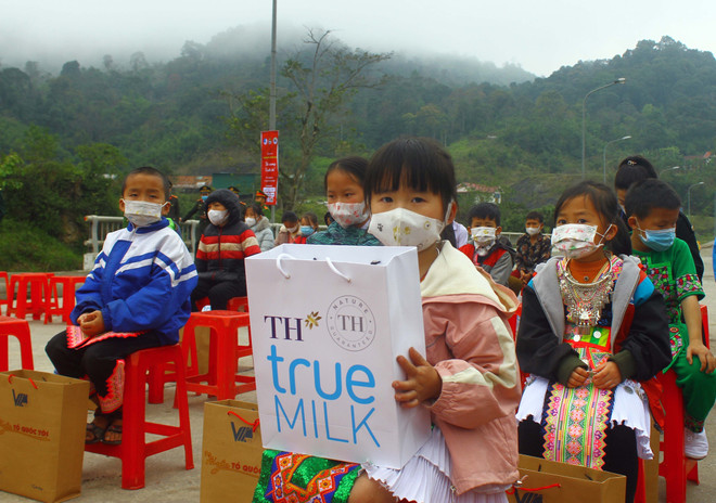 Chương trình “Điều ước cho em” do TH tài trợ đến với trẻ em vùng biên ảnh 2