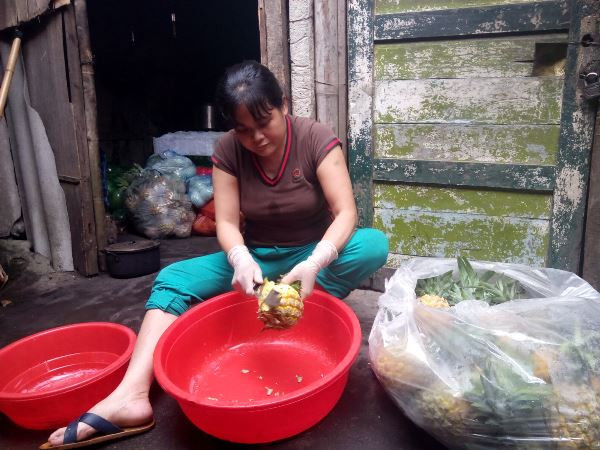 Xóm ngụ cư trong ngày 8/3: Tự thưởng cho mình nồi... khoai luộc ảnh 3