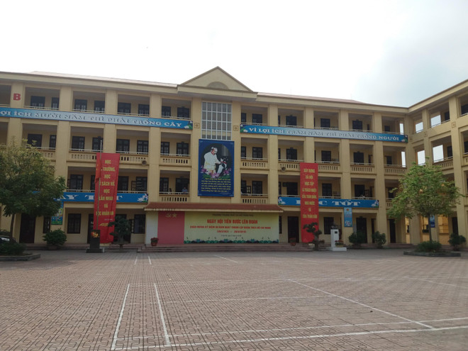 Trường Trung học cơ sở Trần Phú, nơi diễn ra vụ việc. (Ảnh: Phạm Mai/Vietnam+) Vụ thầy giáo bị tố dâm ô học sinh nam: Chỉ là đùa quá mức? ảnh 1