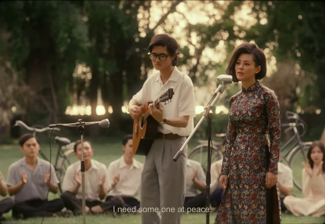 Trailer "Em và Trịnh" tái hiện cảnh tháo guốc kinh điển của Khánh Ly ảnh 1