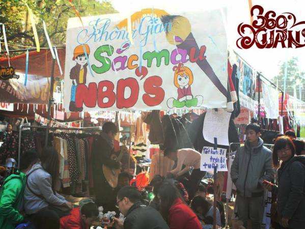 Rộn ràng Hội chợ 360* Xuân của sinh viên Đại học Kinh tế quốc dân ảnh 1