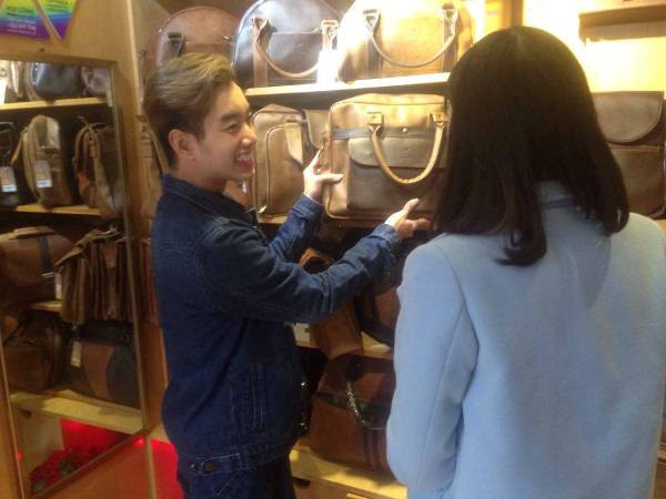 Cận Tết, sinh viên nhộn nhịp làm thêm đón thu nhập "khủng" ảnh 1