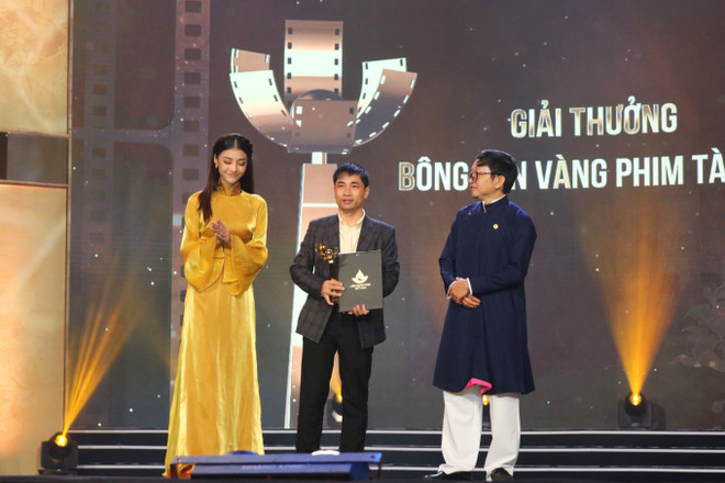 Tại Liên hoan phim Việt Nam lần thứ 22, bộ phim 'Ranh giới' với những hình ảnh xúc động trong đại dịch đã đạt giải Bông sen Vàng thể loại phim Tài liệu. (Ảnh: Tường Vi/TTXVN) Công nghệ 4.0 đặt ra những thách thức mới cho các nhà quản lý văn hóa ảnh 2