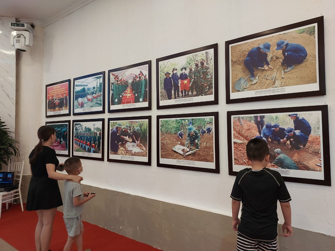 Triển lãm 75 năm đền ơn đáp nghĩa: Tri ân người có công với cách mạng ảnh 2