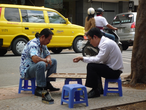 Annette M. Kim: Vị giáo sư người Mỹ say mê vỉa hè Sài Gòn ảnh 1