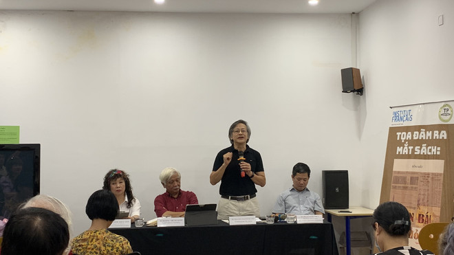 Dịch giả Nguyễn Thành Quang chia sẻ về quá trình chuyển ngữ. (Ảnh: Nguyễn Linh/Vietnam+) 'Yên Bái đêm đỏ lửa': Góc nhìn của sỹ quan Pháp về người Việt yêu nước ảnh 2