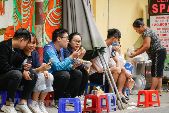 “Hà Nội bảo thế là thường”: Thủ đô trong sự hòa quyện ‘trần’ và thơ ảnh 1