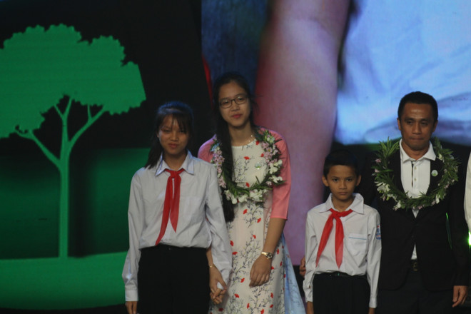 Gala ‘Cặp lá yêu thương-5 mùa gieo hạt’: Tiếp tục nối dài yêu thương ảnh 9