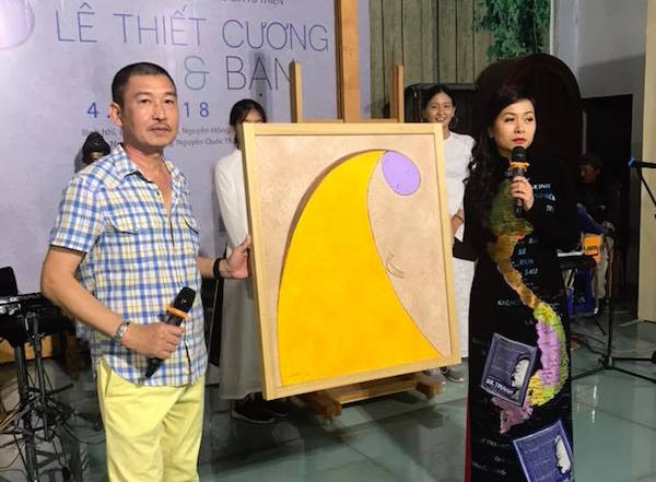 ‘Lê Thiết Cương và Bạn’ dành tặng tiền đấu giá tranh cho quỹ từ thiện ảnh 1