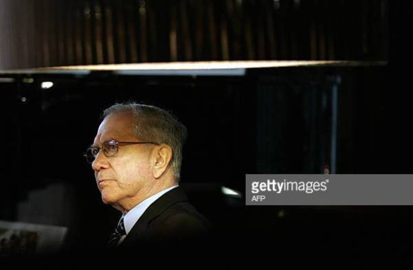 ‘Người thầy thuốc’ và bức tranh sinh động về thời kỳ Trung cổ ảnh 1