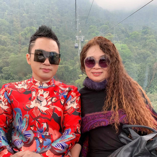 Ca sỹ Tùng Dương: 'Có ba người phụ nữ làm nên sự nghiệp của tôi' ảnh 1