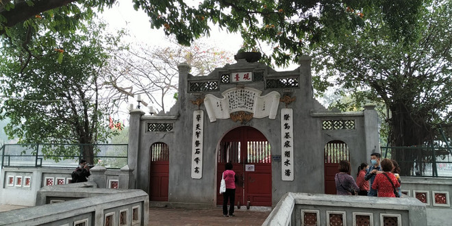 Hà Nội ngày đầu mở cửa đền chùa: An toàn phòng dịch là trên hết ảnh 1