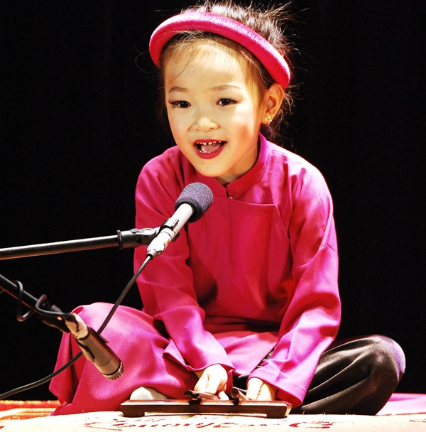 Tìm kiếm và bồi dưỡng những tài năng ca trù trẻ của Hà Nội ảnh 1