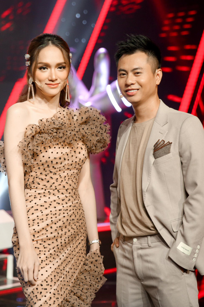 Cặp đôi huấn luyện viên Hương Giang-Dương Cầm. (Ảnh: BTC) Hương Giang Idol làm giám khảo cuộc thi Giọng hát Việt nhí ảnh 2
