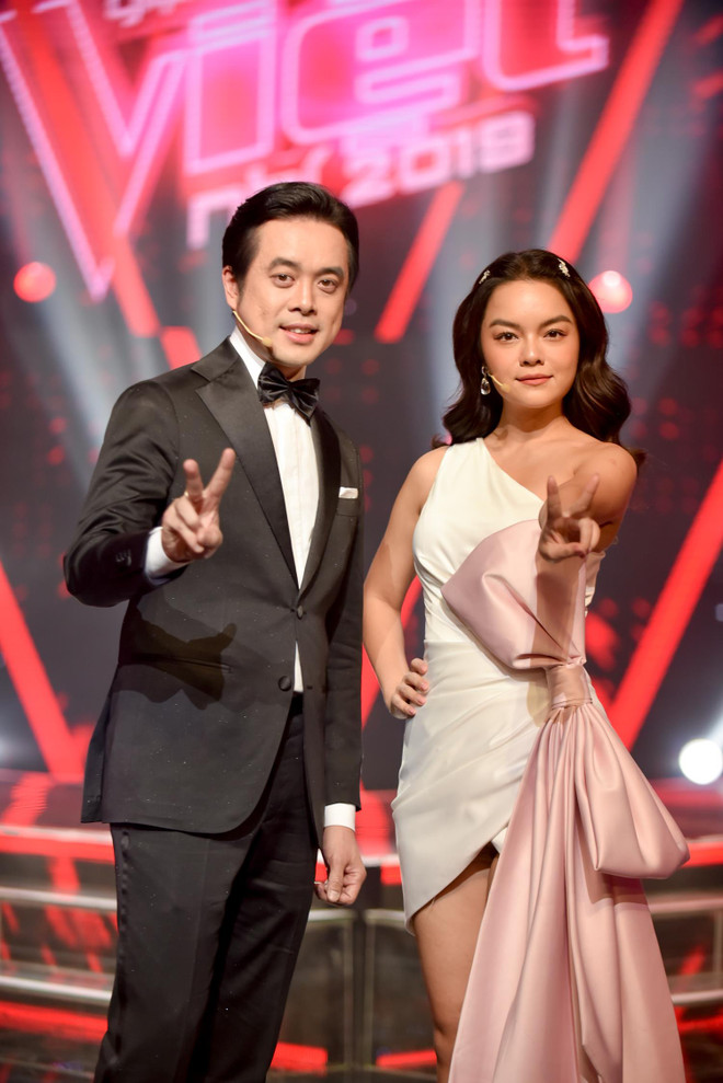 Nhạc sỹ Dương Khắc Linh trở lại vai trò giám khảo Giọng hát Việt nhí 2019, ghép cặp cùng ca sỹ Quỳnh Anh. (Ảnh: BTC) Hương Giang Idol làm giám khảo cuộc thi Giọng hát Việt nhí ảnh 4