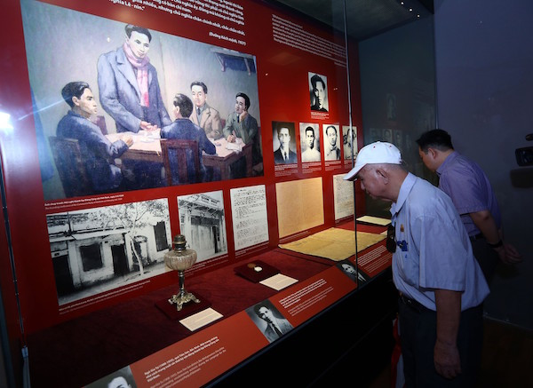 Trưng bày Bảo vật Quốc gia “Đường Kách mệnh” tại Hà Nội ảnh 1