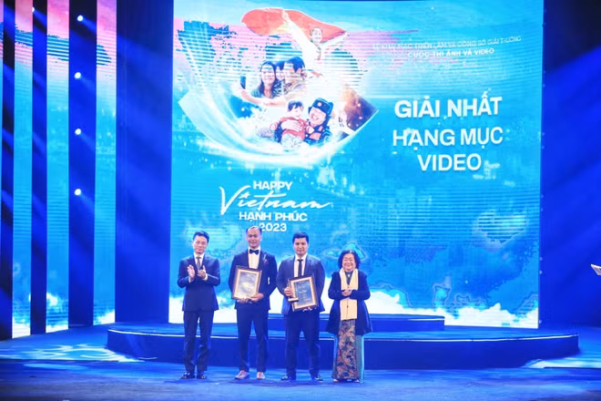 vna-potal-phong-vien-ttxvn-dat-giai-nhat-cuoc-thi-anh-va-video-happy-vietnam-7137922-2603.jpeg