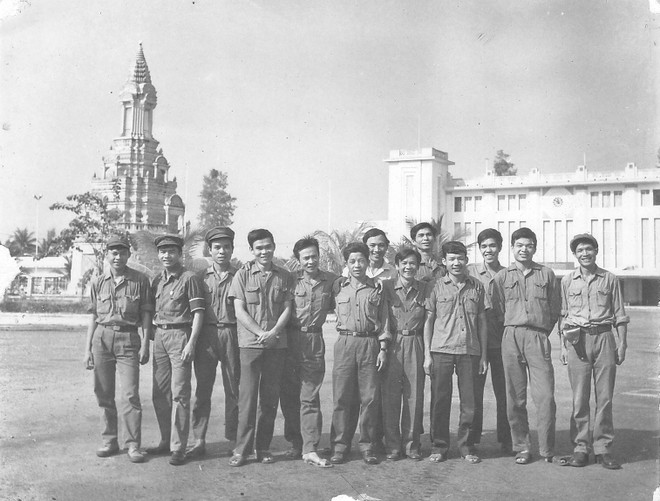 Bước ra từ lửa đạn chiến tranh, lại lên đường "giúp bạn là giúp mình" ảnh 3