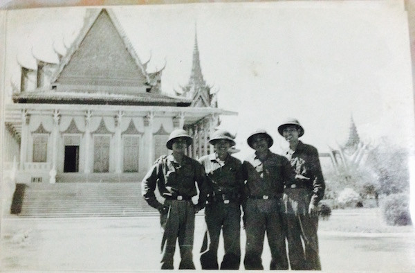 Đường vào Phnom Penh: “Bên kia sông súng vẫn nổ... chậm lại là chết!” ảnh 4