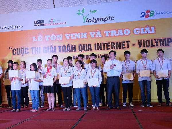 Vinh danh gần 2.000 học sinh giỏi toán đoạt giải cuộc thi Violympic ảnh 1
