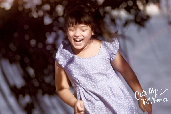 Các thí sinh Giọng hát Việt nhí cùng "Cười lên VN ơi" ảnh 1