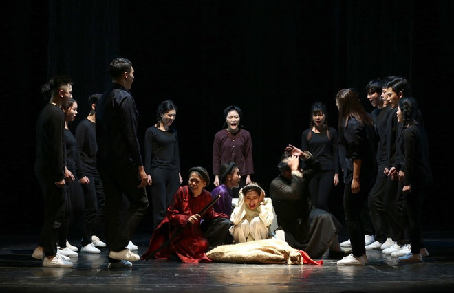 Lê Khanh tái xuất cùng ‘Quẫn’ ở ‘thánh đường nghệ thuật’ Hà Nội ảnh 1