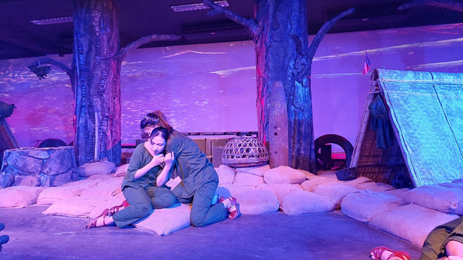 'Huyền thoại tuổi thanh xuân': Dựng sân khấu từ 5 tấn đất Đồng Lộc ảnh 3