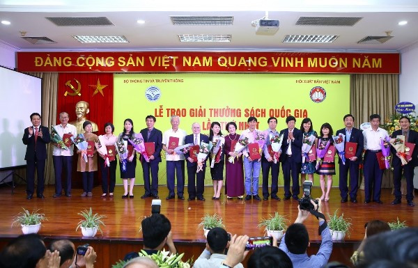 35 tác phẩm được trao Giải thưởng Sách Quốc gia lần thứ nhất ảnh 1